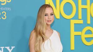 complete nudist - Let's Talk About Jennifer Lawrence's Full Frontal Nude Scene