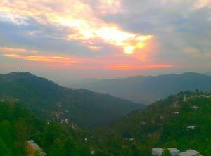 all natural pakistan - Clouds trying to cover Sun in Murree Pakistan[OC] [42083120] via Classy