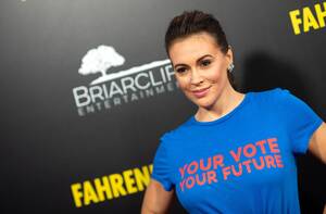 Alyssa Milano Having Sex - Alyssa Milano calls for sex strike to protest anti-abortion laws | CNN  Politics