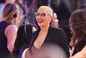 Amber Rose Pussy - Is Amber Rose's Bush Photo A Feminist Statement?