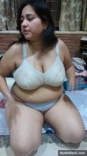 chubby indian aunty - Chubby aunty nude pics captured by neighbour - XXX gallery