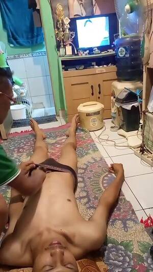 Indonesian Massage Porn - Hot indonesian massage with jerk 1 - ThisVid.com