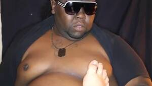 Chubby Black Men Porn - Chubby black guy sucks white toes - ThisVid.com