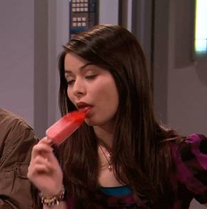 Miranda Cosgrove Sexy Mouth - Miranda Cosgrove gives good popsicle