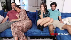 Foursome Sex Story - A Family Foursome With Girlfriend- Sofie Marie, Maya Woulfe - XNXX.COM