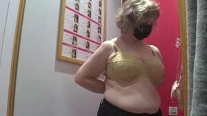 Mom Bra - What bra to buy? Fat mom inside the fitting room 4kPorn.XXX