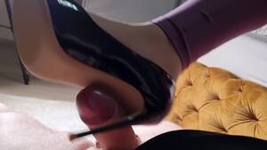 high heel footjob hentai - SHOEJOB with purple leggings and black heel shoes. Final cumshot watch  online