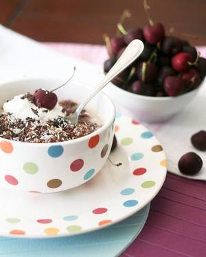 Hot Oatmeal Porn - Cherry Almond Chocolate Overnight Oats