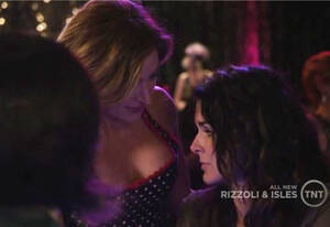 Angie Harmon Nude Lesbian - Dorothy Surrenders: Rizzoli & the Isles of Lesbos