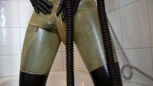 latex pee pants - latex piss pants Piss sex videos - Pisshamster.com