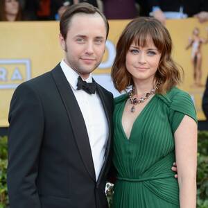 Alexis Bledel Porn - Alexis Bledel, Eva Mendes, and More Celebrities Who Kept Their Baby's Birth  a Secret - Life & Style