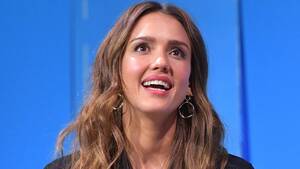 jessica alba - ShowBiz Minute: Duggar, Alba, Variety