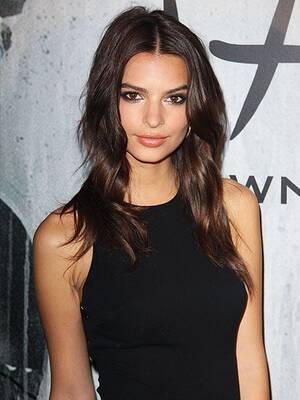 Emily Ratajkowski Hardcore Porn - Emily Ratajkowski Struggles With Society's Definition of Sexuality