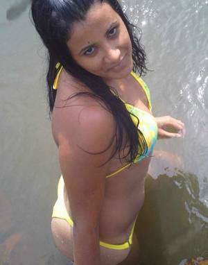 india girl nude underwater - sexy-young-indian-aunty- photos