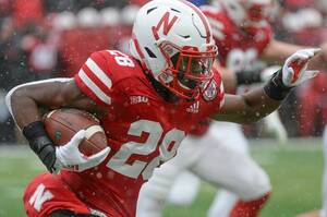 Nebraska School Porn - Nebraska running back faces revenge porn charge in Bay Area