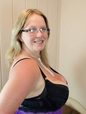 Fatty With Glasses - Blonde Fat Glasses Porn Pics & Naked Photos - PornPics.com