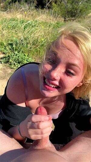 American Amateur Slut - Watch Public blowjob amateur american slut. I meet her at Horer.eu - Usa,  Teen, Facial Porn - SpankBang