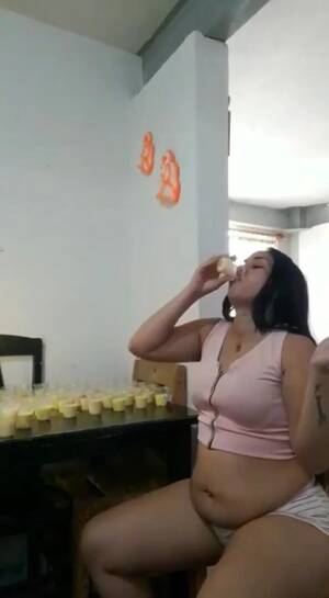 Mexican Webcam Bbw Belly Porn - Fat belly: chubby latina - video 2 - ThisVid.com