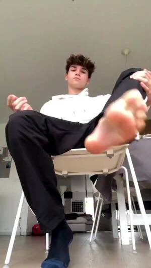 Gay Teen Feet - Teen Boy Feet 6 - video 2 - ThisVid.com