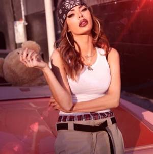 Chola Sexy 1 2 3 - I like cholas everyone is preoccupied with rockabilly and pinup..what about  the cholas