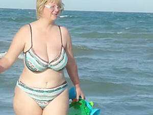 bbw beach spy - chubby mom spied on the beach - watch on VoyeurHit.com. The world of free  voyeur video, spy video and hidden cameras