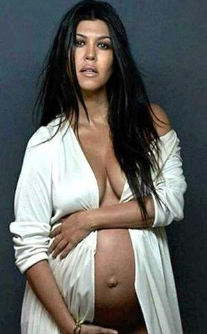 kourtney pregnant belly naked - Kourtney Kardashian. Pregnancy ...