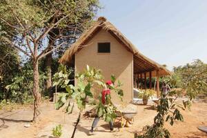 Mud Hut Porn - www.archidatum.com/media/9191/ecological-house-in-...