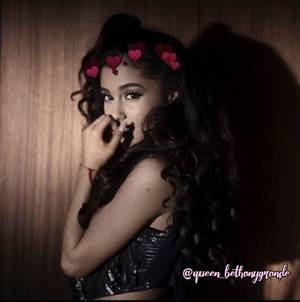 Ariana Grande Blue Hair - @yallknowwhoiam