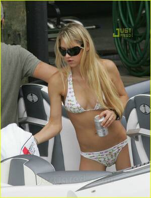 anna kournikova upskirt - Anna Kournikova Bikini Pictures: Photo 634191 | Anna Kournikova, Bikini,  Enrique Iglesias Photos | Just Jared: Entertainment News