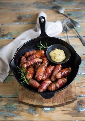 Honey Drizzle Porn - bacon wrapped sausages with rosemary and honey