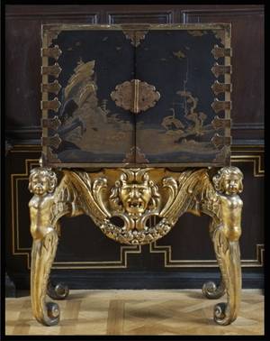 Dutch 17th Century Porn - Seventeenth-century Japanese lacquer cabinet on a Dutch gilt stand