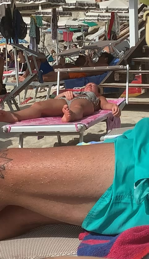 cute pussy beach voyeur - Nice day at the beach : r/trashy