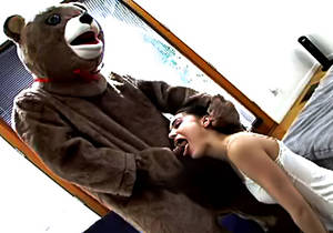 Grey Bear Porn - Sasha Grey sucks a bears cock