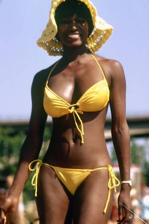 Huge Tits Bikini Retro - Ebony Vintage Porn Pics & Big Tits Pictures - BustyPassion.com