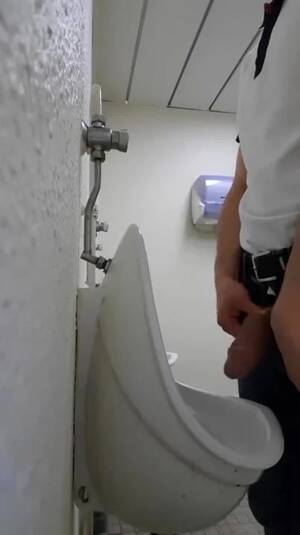 monster cock in toilet - Monster cock takes a piss at the urinal - ThisVid.com