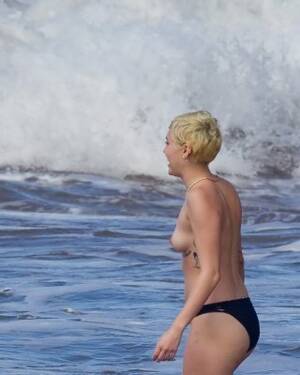 miley cyrus naked boobs beach - Miley Cyrus caught topless at the beach during the vacation in Hawaii Porn  Pictures, XXX Photos, Sex Images #3231105 - PICTOA