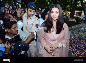 desi baba aishwarya rai nude - Indian bollywood actress actor film hi-res stock photography and images -  Page 15 - Alamy