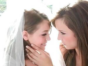 Bride And Bridesmaid Lesbian - Bride Has Lesbian Foursome With Her Bridesmaids | xHamster