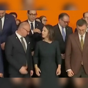 German Schoolgirl Fuck Gif - To kiss a German foreign minister : r/therewasanattempt