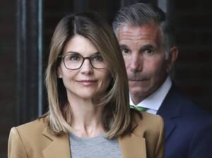 Lori Loughlin Porn - Why is Lori Laughlin pleading guilty in admissions scandal? - Los Angeles  Times