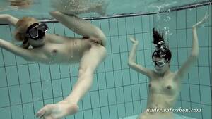 girls swimming - Girls swimming underwater and enjoying eachother - XVIDEOS.COM