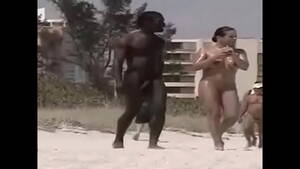 negro nudists - Negro En Playa Nudista - XVIDEOS.COM