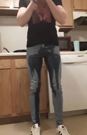 Guys In Skinny Jeans Porn - Male skinny jeans wetting in kitchen - ThisVid.com