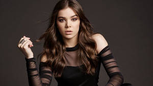 Hailee Steinfeld Nude Porn Captions - Hailee-Steinfeld-680