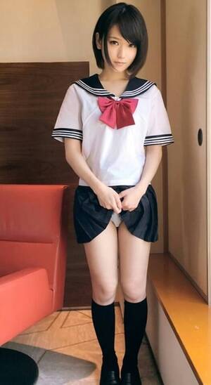 Girls Lifting Skirts - Erotic images of the girls uniforms lift skirt! - Porn Image