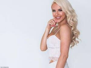 gigi gorgeous nude transexual - Gigi Gorgeous: Trans, Lesbian, and the Face of an Online Movement