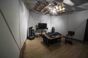 Film Studio - Spitfire Mastering Studio | paini.