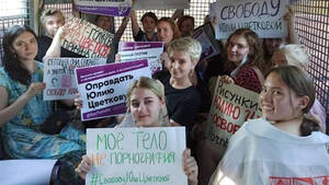 Forced Russian - Russian Women Rally Behind Feminist 'Political Prisoner' - The Moscow Times