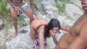 Brazilian Favela Porn - Amanda Souza Fudendo Com Dois na Praia do RJ - XVIDEOS.COM