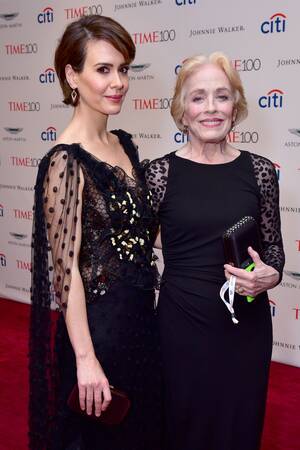 Holland Taylor Having Sex - Sarah Paulson hits back at Holland Taylor relationship critics